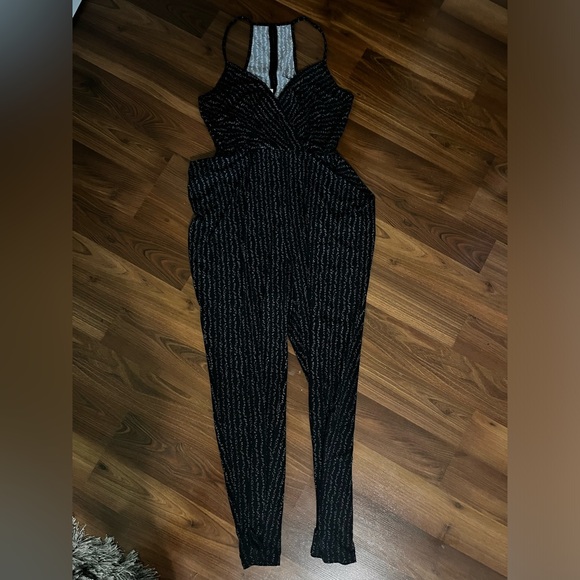 BCBG Generation Drape Pocket Jumpsuit Size S - Picture 2 of 3